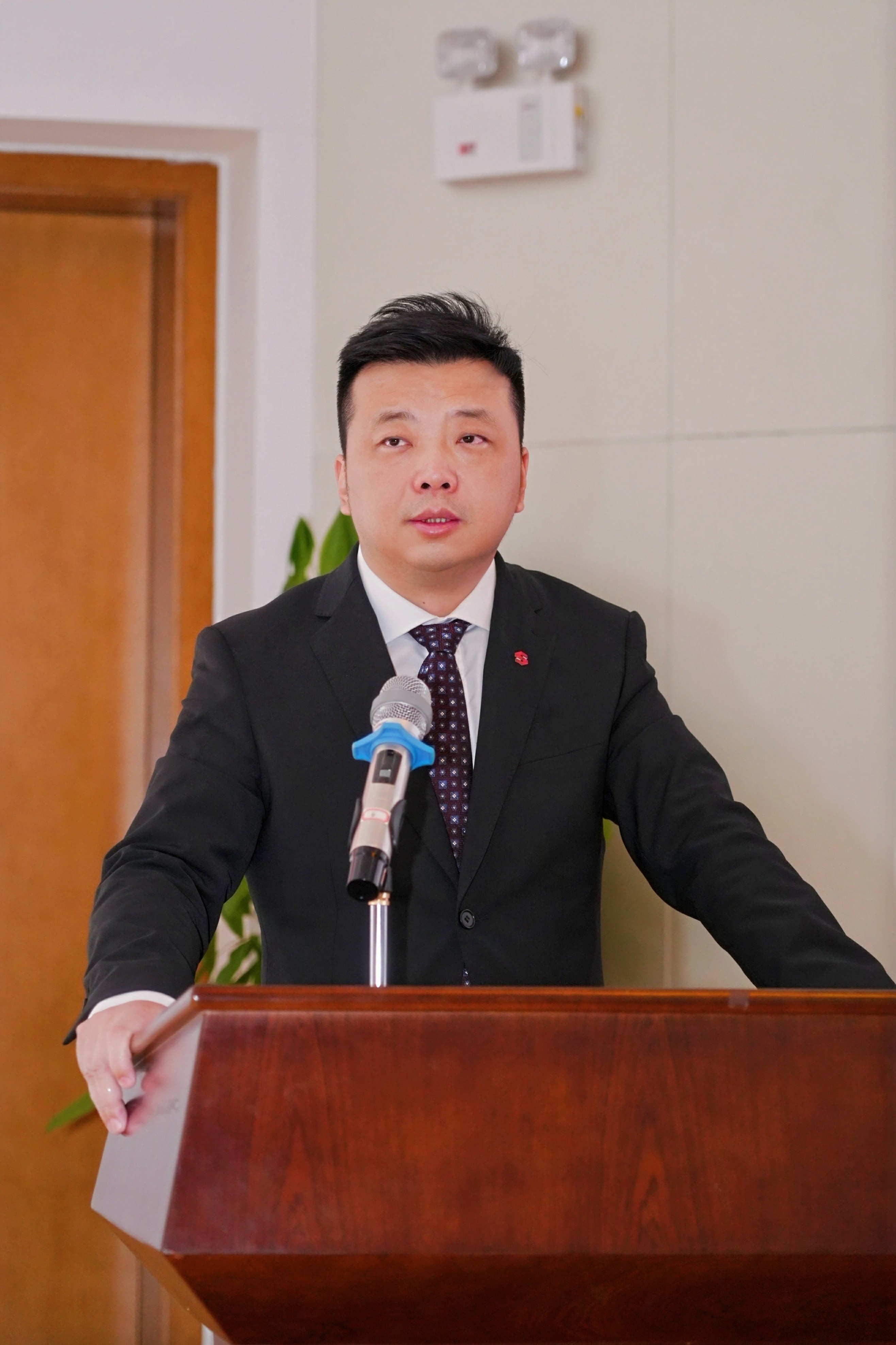 龔董（新）.jpg
