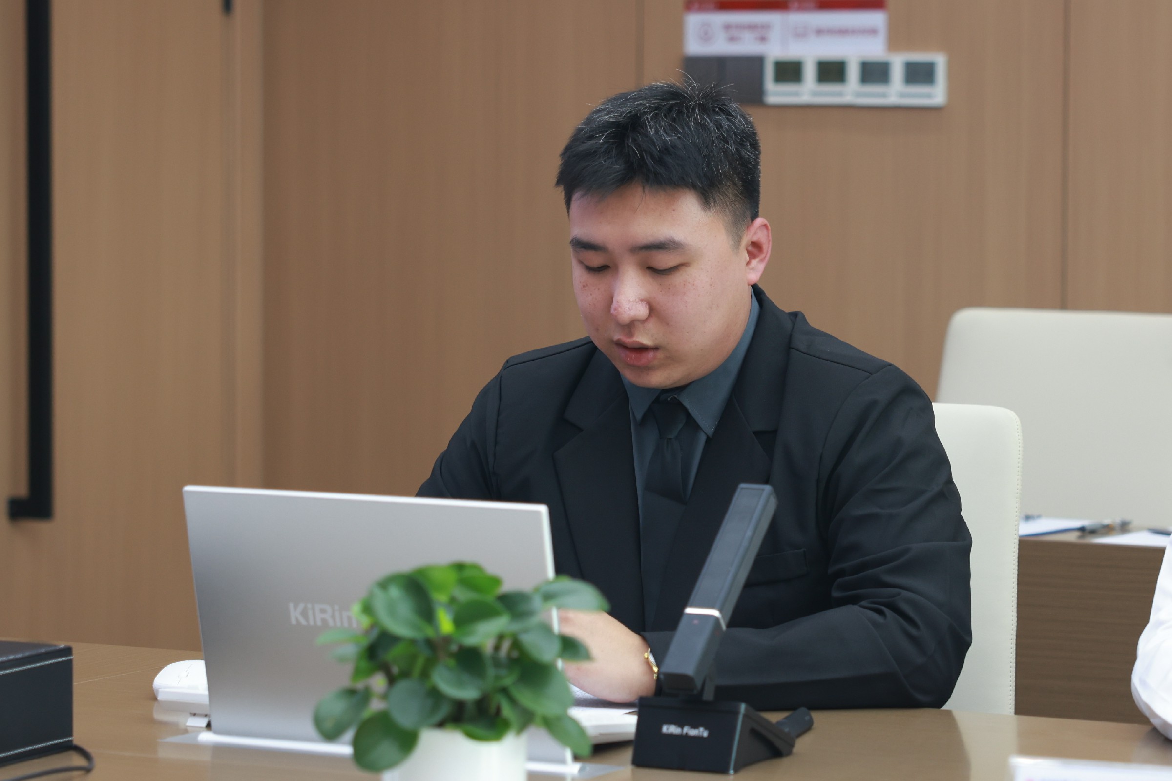 成本管控中心見習成本管理崗劉濟源.jpg